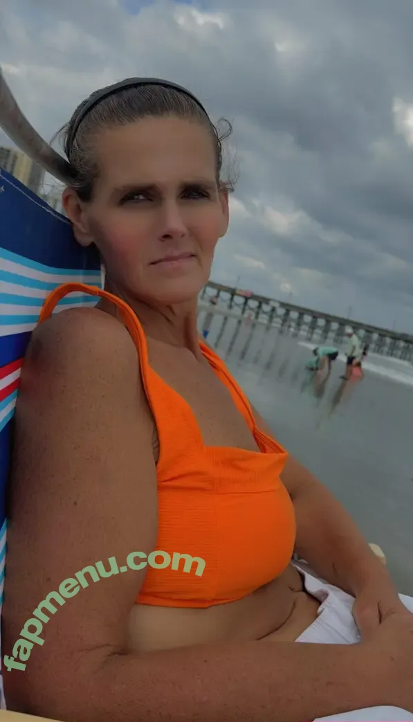 niki.j nude photo #0054 (nikijofficial)