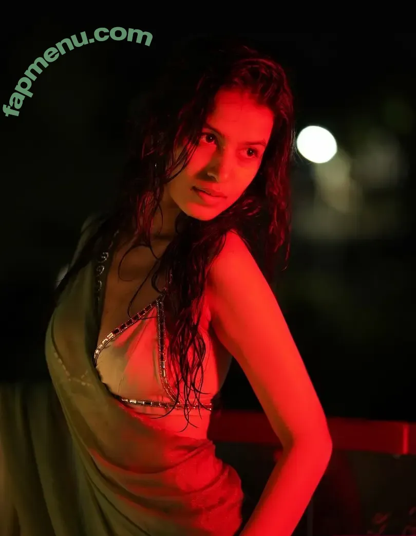 Niki Lalwani nude photo #0035 (nikilalwani_27)