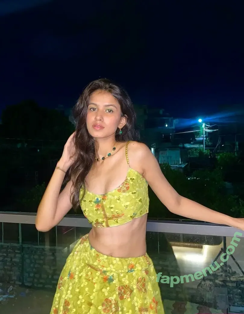 Niki Lalwani nude photo #0045 (nikilalwani_27)