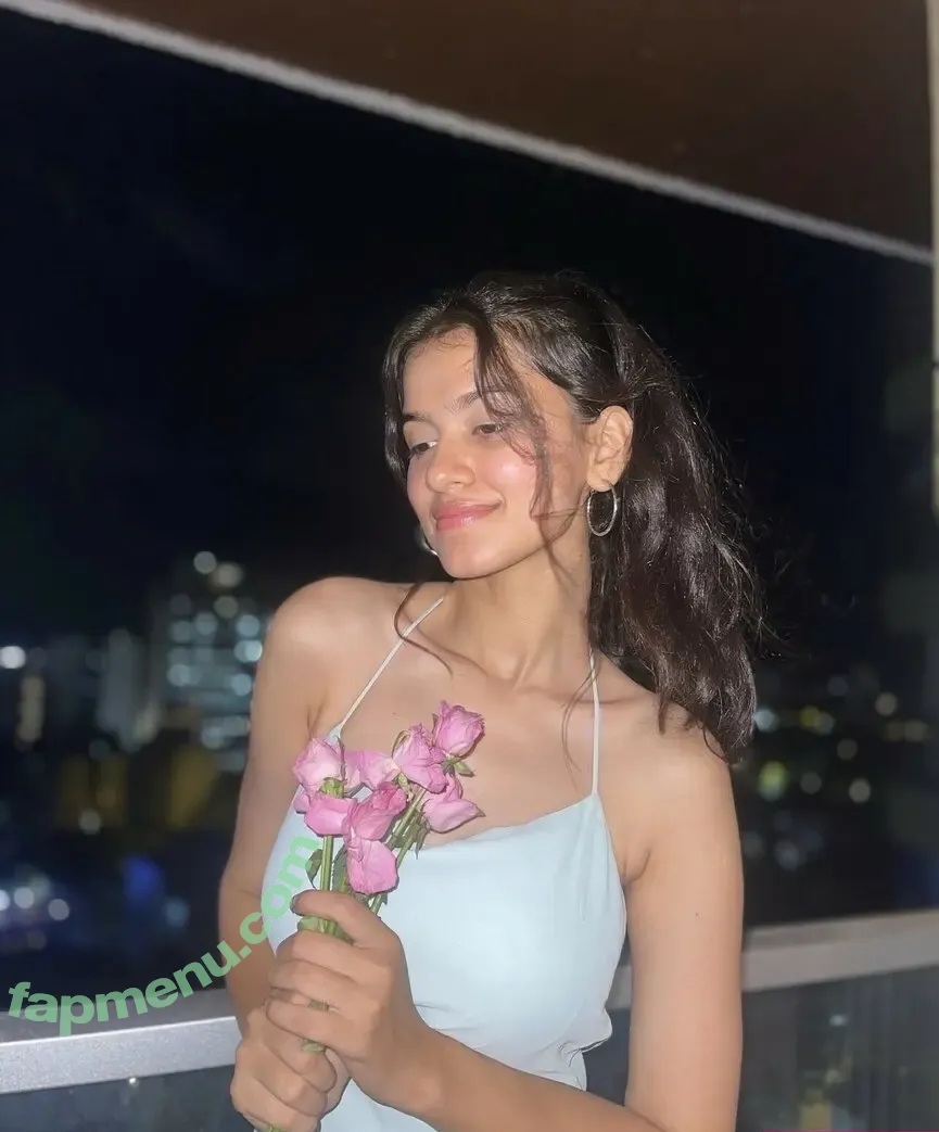 Niki Lalwani nude photo #0051 (nikilalwani_27)