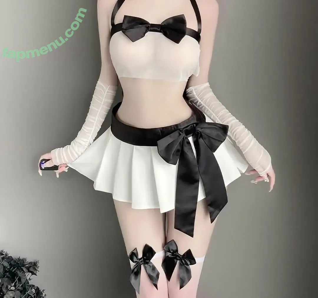 NikiMeow nude photo #0037 (nikimeow_ / nikimeowxo)