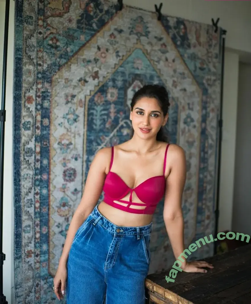 Nikita Dutta nude photo #0003 (nikifying)