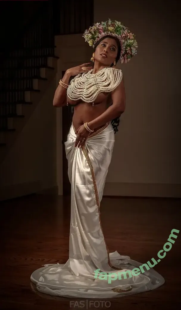 Nikita Gokhale nude photo #0014 (Nikita Gordijn / nikitagokhale)