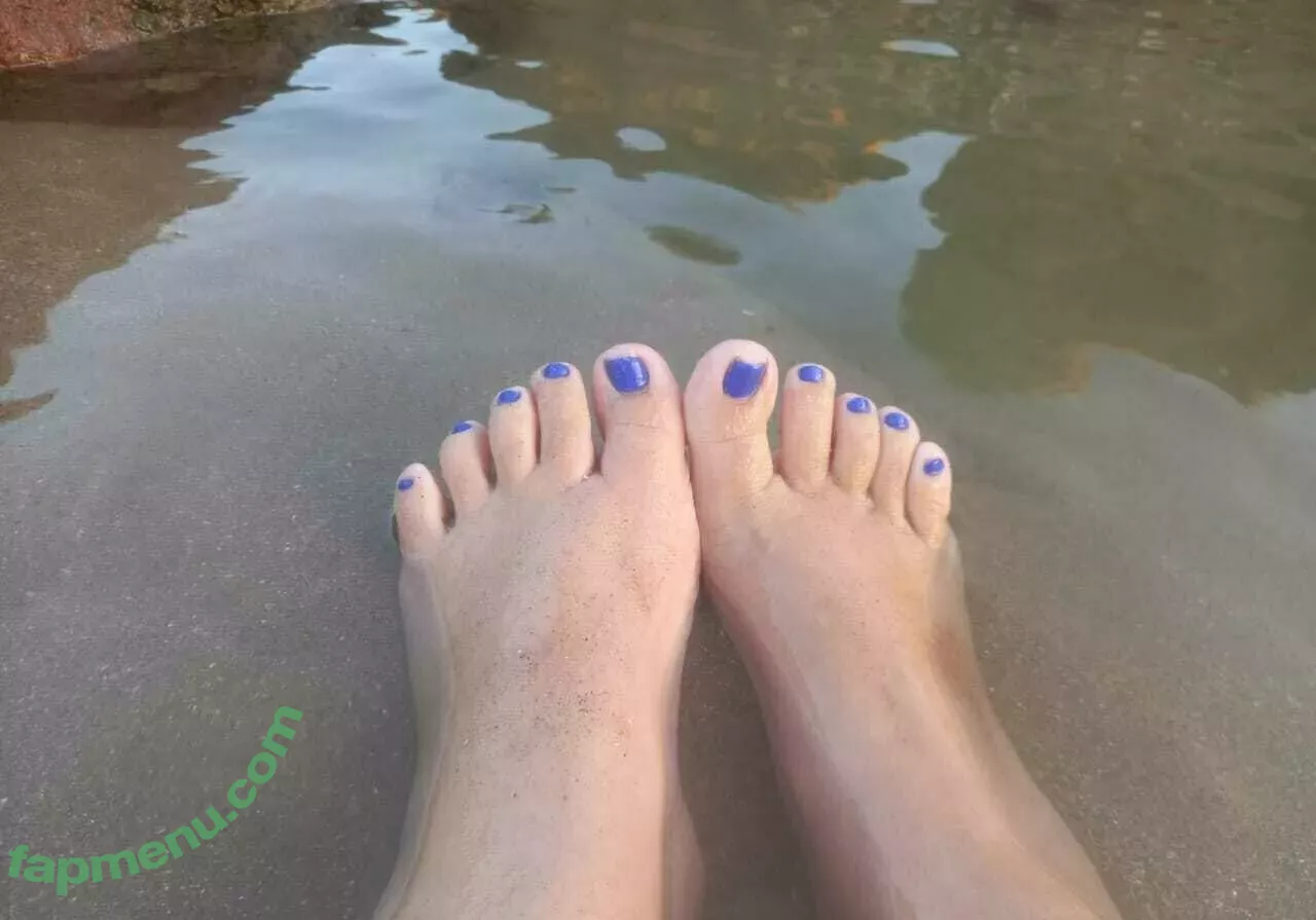 nikitafeistyfeet nude photo #0006 (floating_feet_)