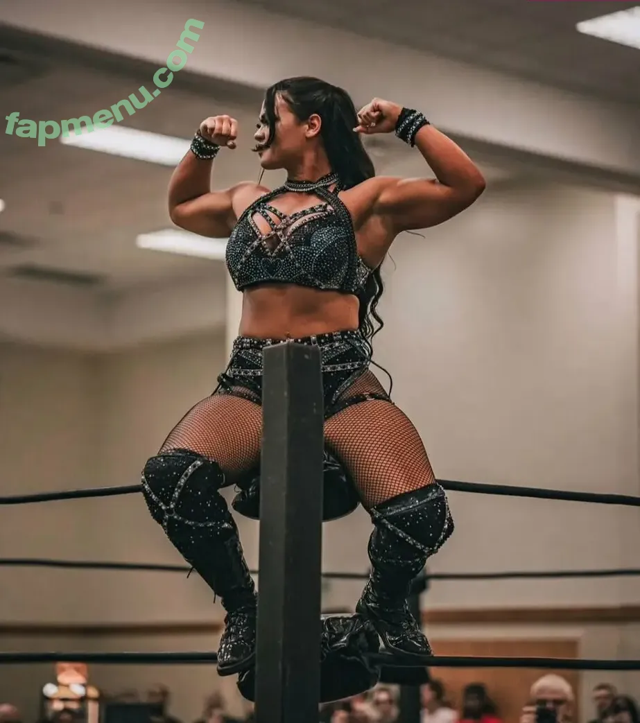 Nikki Blackheart nude photo #0056 (nikkiblackheart)