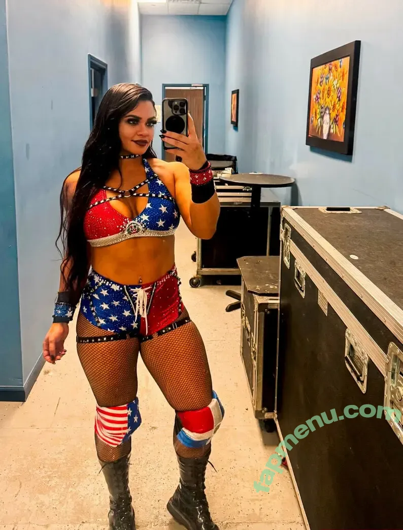 Nikki Blackheart nude photo #0059 (nikkiblackheart)