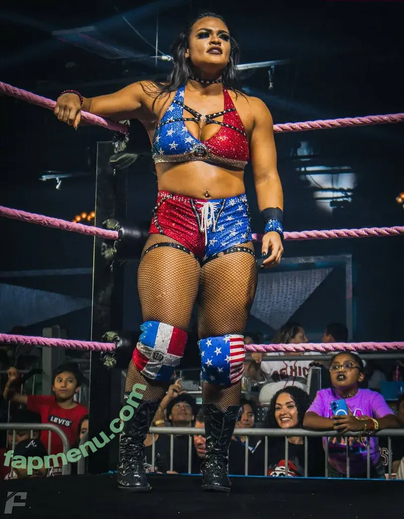 Nikki Blackheart nude photo #0071 (nikkiblackheart)