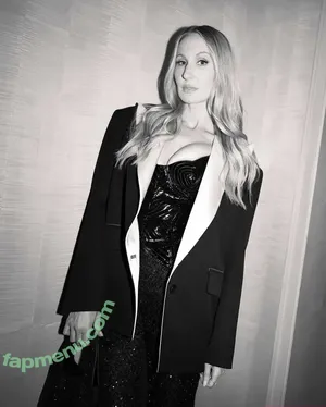 Nikki Glaser / nikkiglaser nude photo #0540