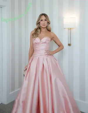 Nikki Glaser / nikkiglaser nude photo #0630