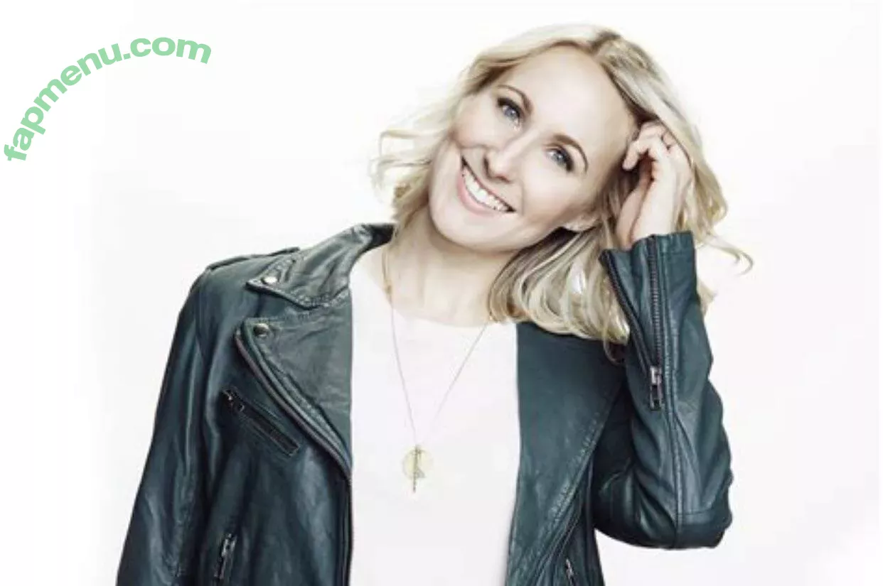 Nikki Glaser nude photo #0122 (nikkiglaser)