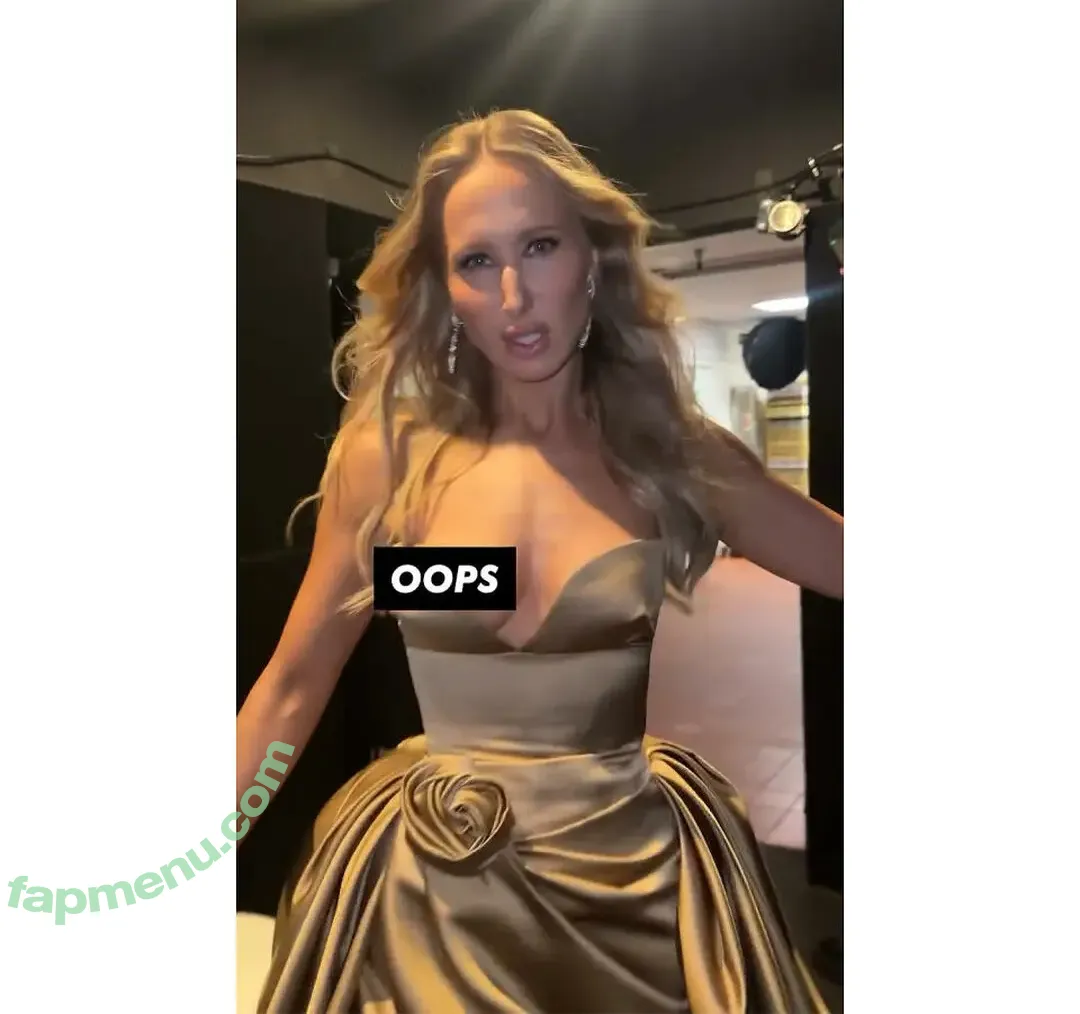 Nikki Glaser nude photo #0349 (nikkiglaser)