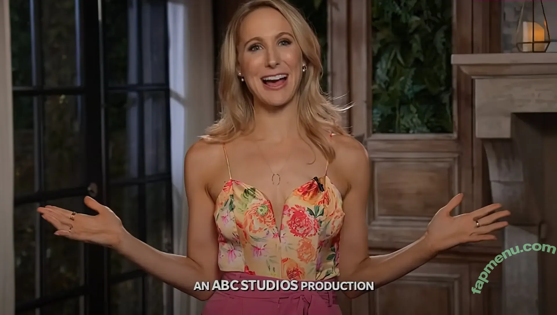 Nikki Glaser nude photo #0359 (nikkiglaser)