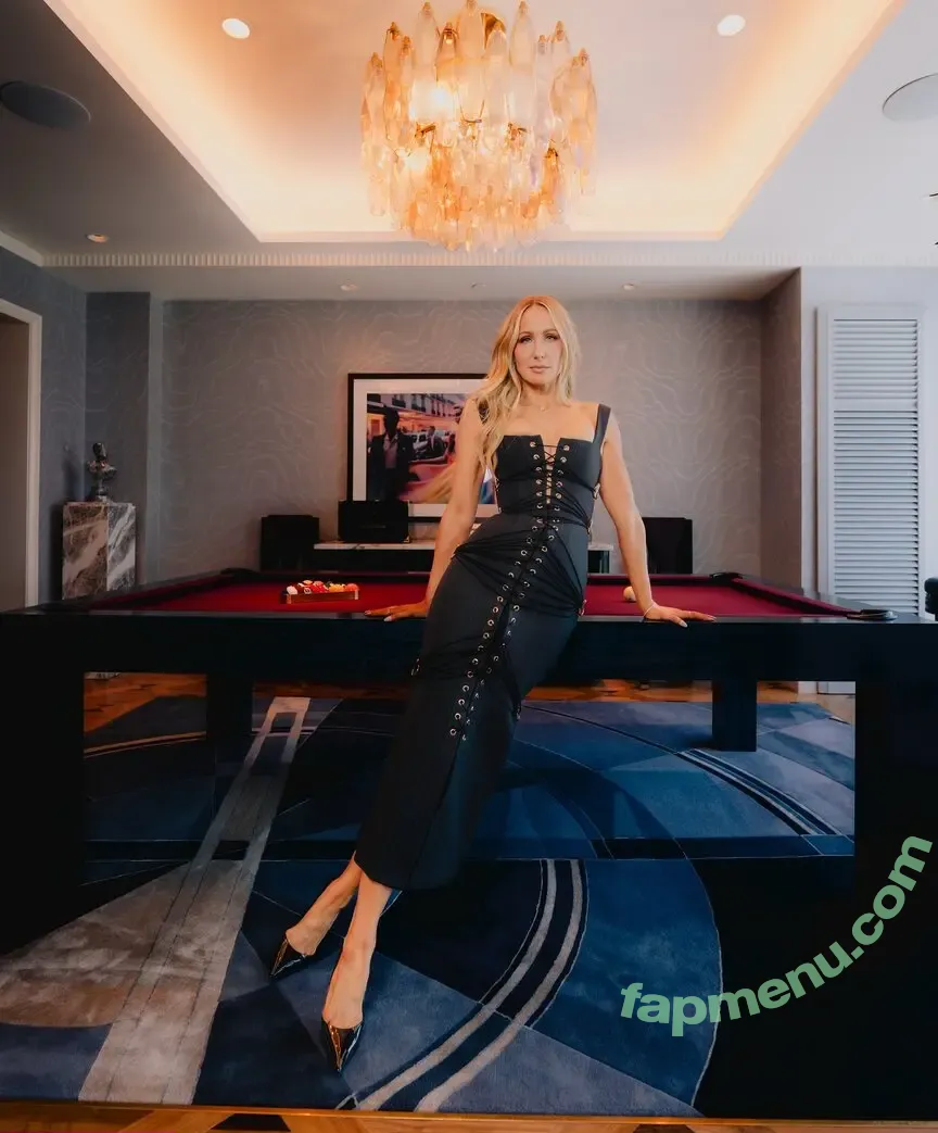 Nikki Glaser nude photo #0416 (nikkiglaser)