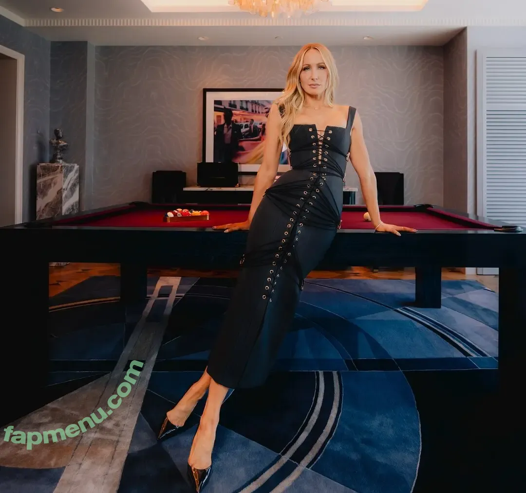 Nikki Glaser nude photo #0534 (nikkiglaser)