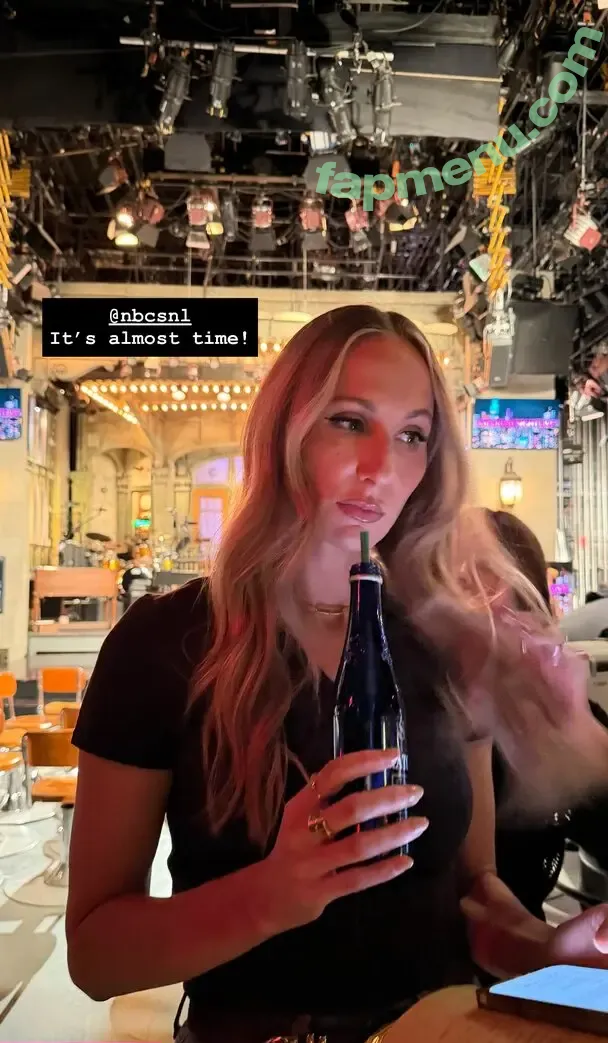 Nikki Glaser nude photo #0542 (nikkiglaser)