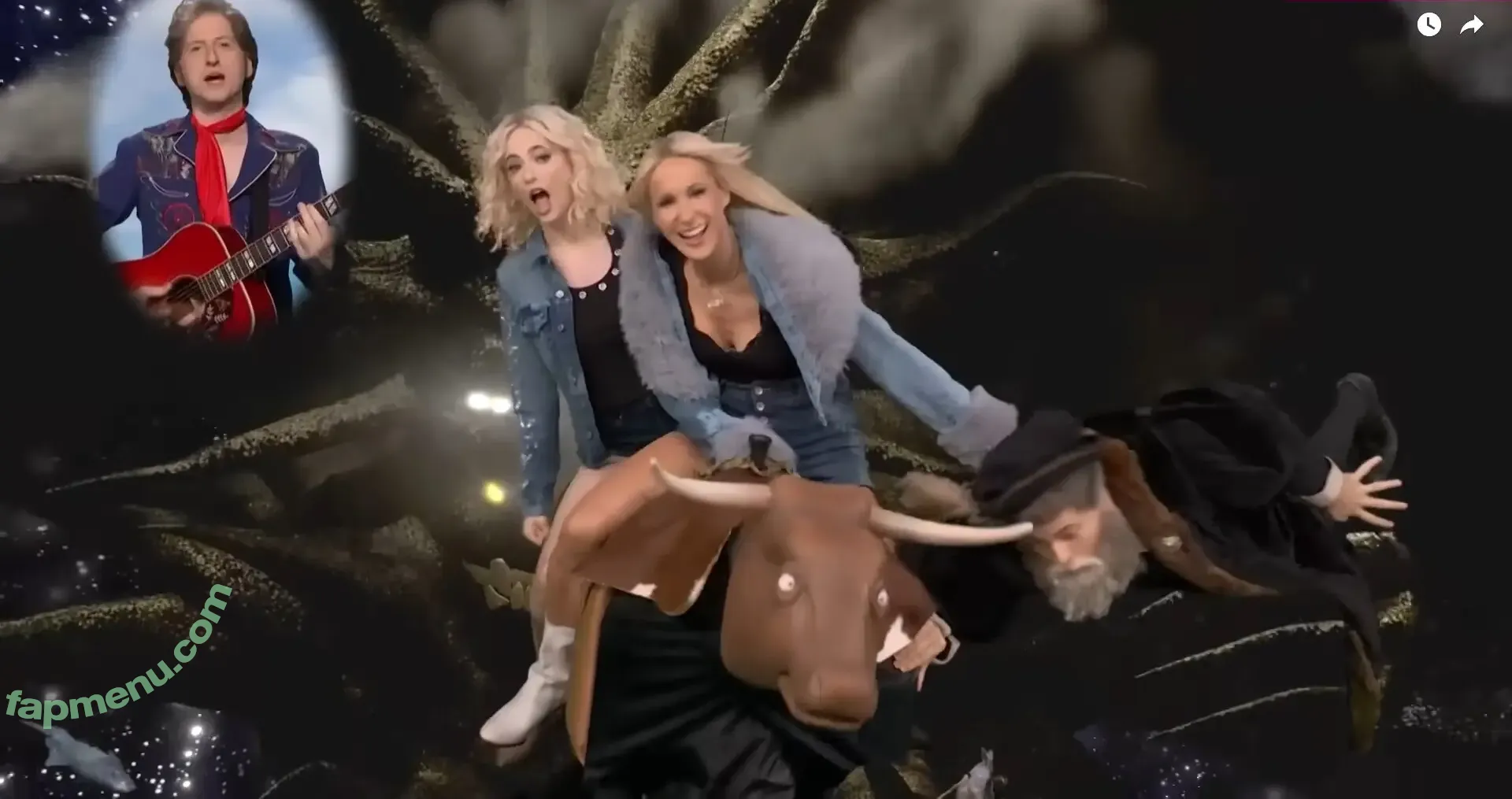 Nikki Glaser nude photo #0549 (nikkiglaser)