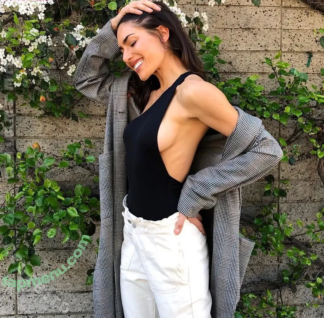 Nikki Howard nude photo #0114 (NikkiAlexis / nikki_howard / nikkialexishoward / nikkihoward)