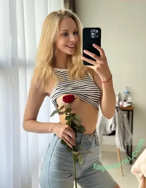 nikki.mills.life / nikkimls nude photo #0077