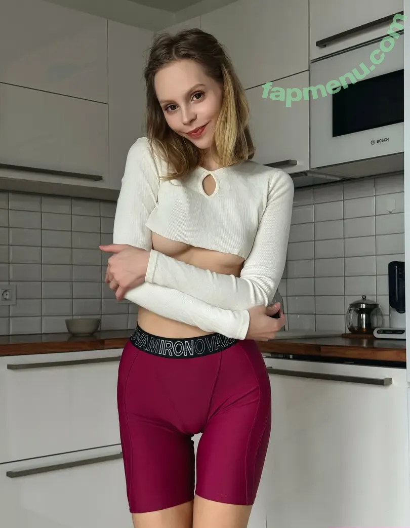 nikki.mills.life nude photo #0084 (nikkimls)