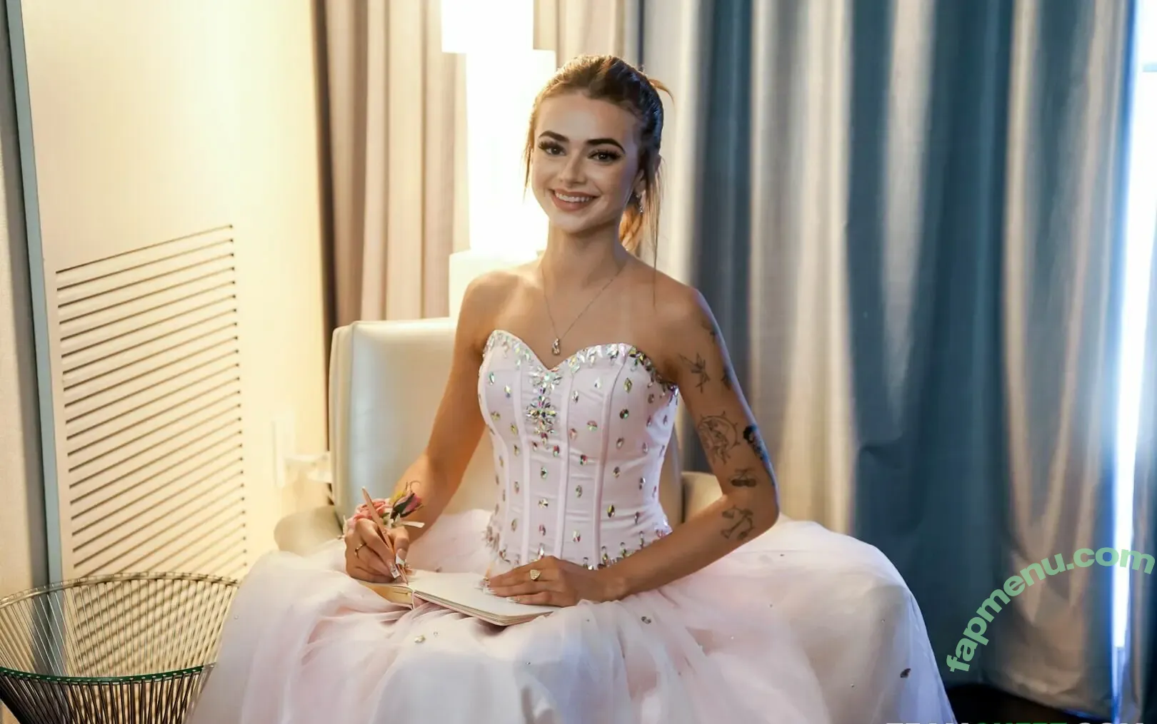 Nikki Nicole nude photo #0005 (NikkiNicoleBby / NikkiNicoleXXX)