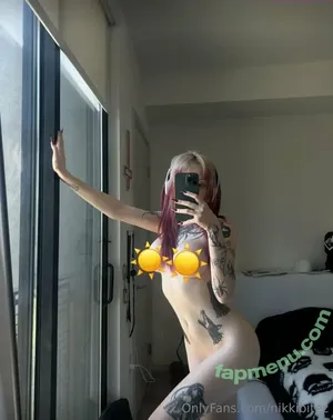 Nikkibitez nude photo #0016