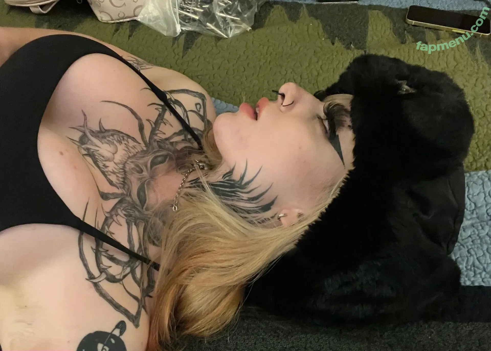 Nikkibitez nude photo #0008 (Nikkibitez)