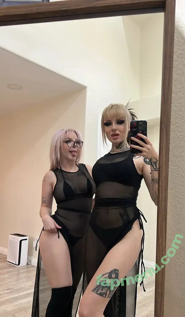 Nikkibitez nude photo #0025 (Nikkibitez)