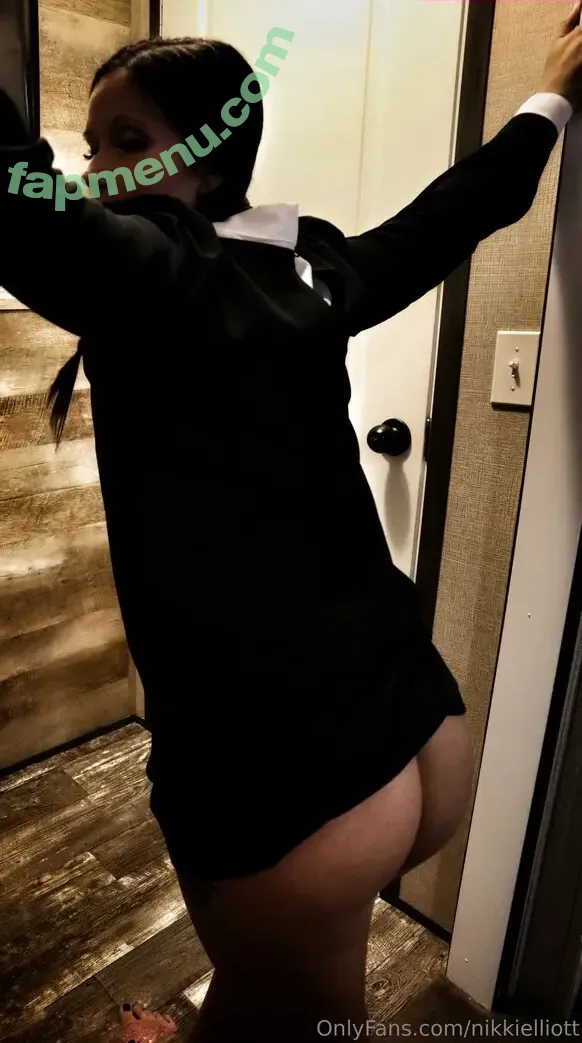 nikkielliott nude photo #0009 (nikkieliot)