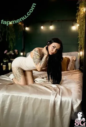 Nikkiihennaa nude photo #0010