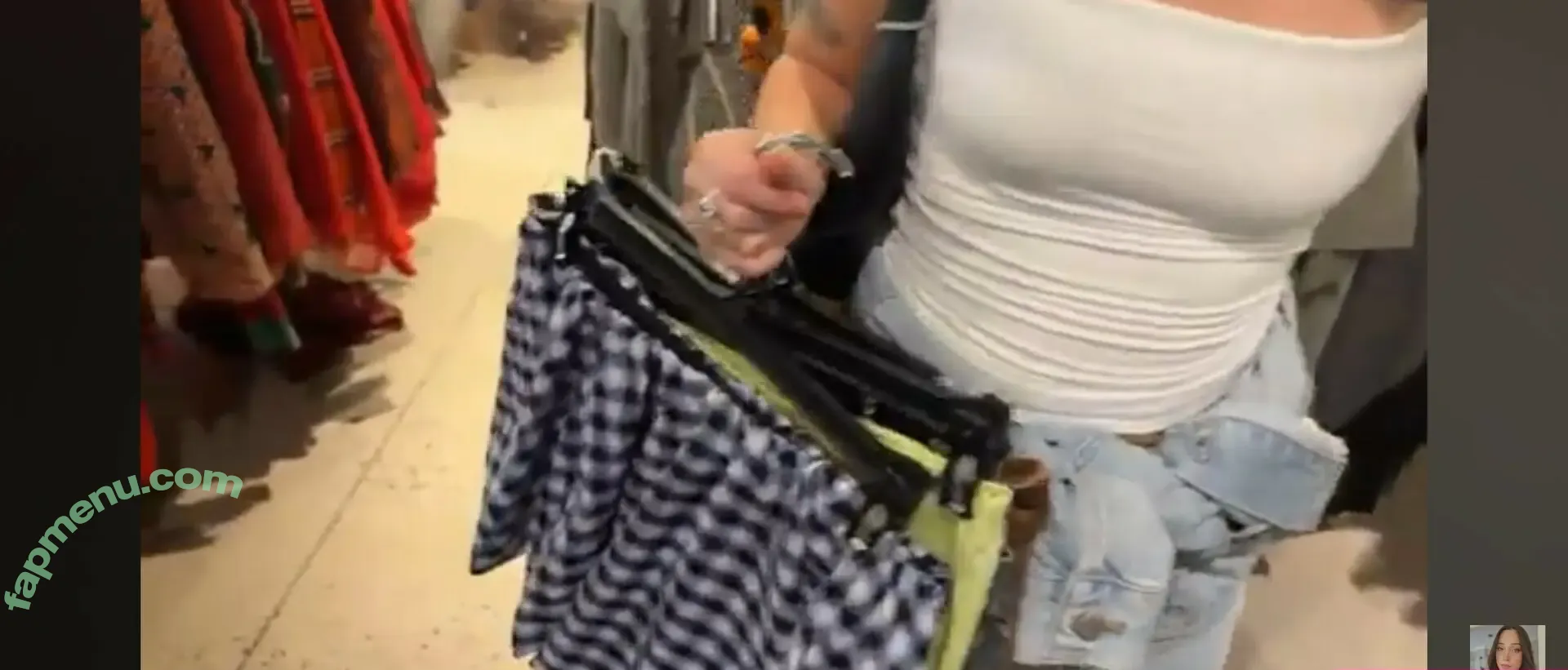 nikkijustine nude photo #0024 (nikkijustinettv)