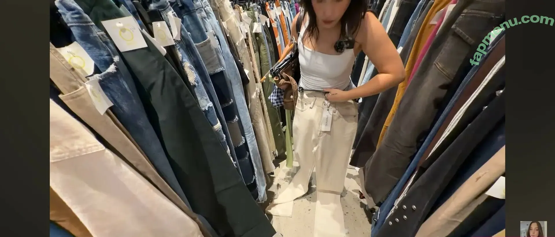 nikkijustine nude photo #0030 (nikkijustinettv)