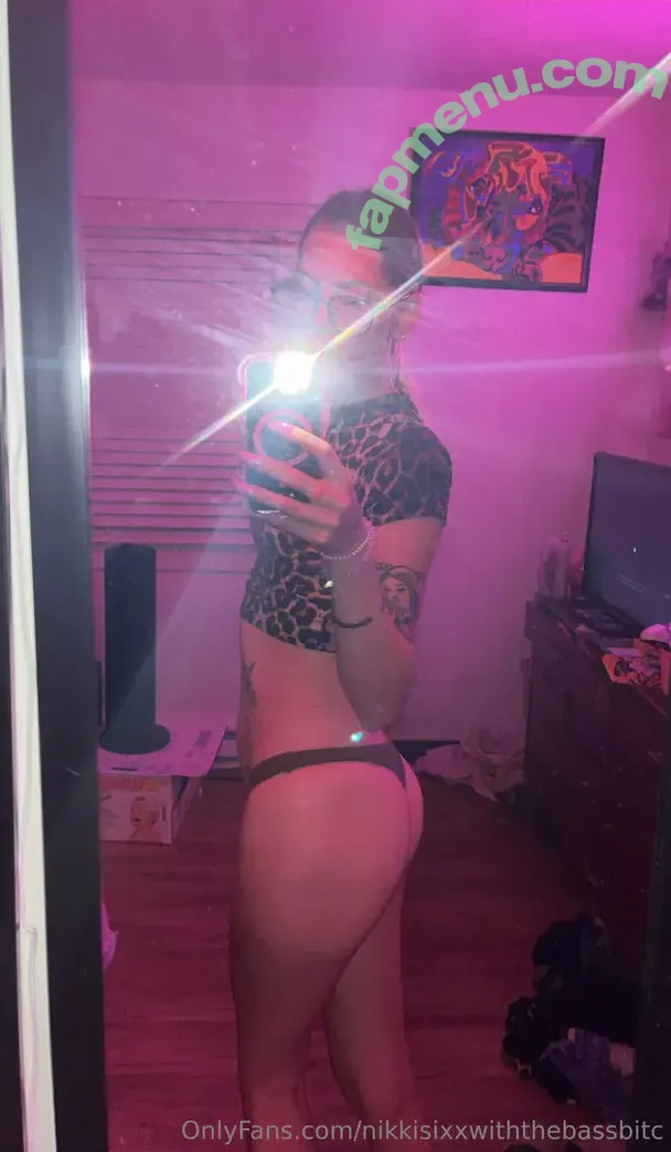 nikkisixxwiththebassbitc nude photo #0012 (_nixiee__)