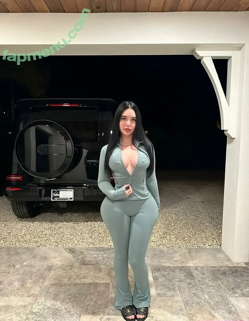 nikkiskies nude photo #0032 (imnikkiskies)