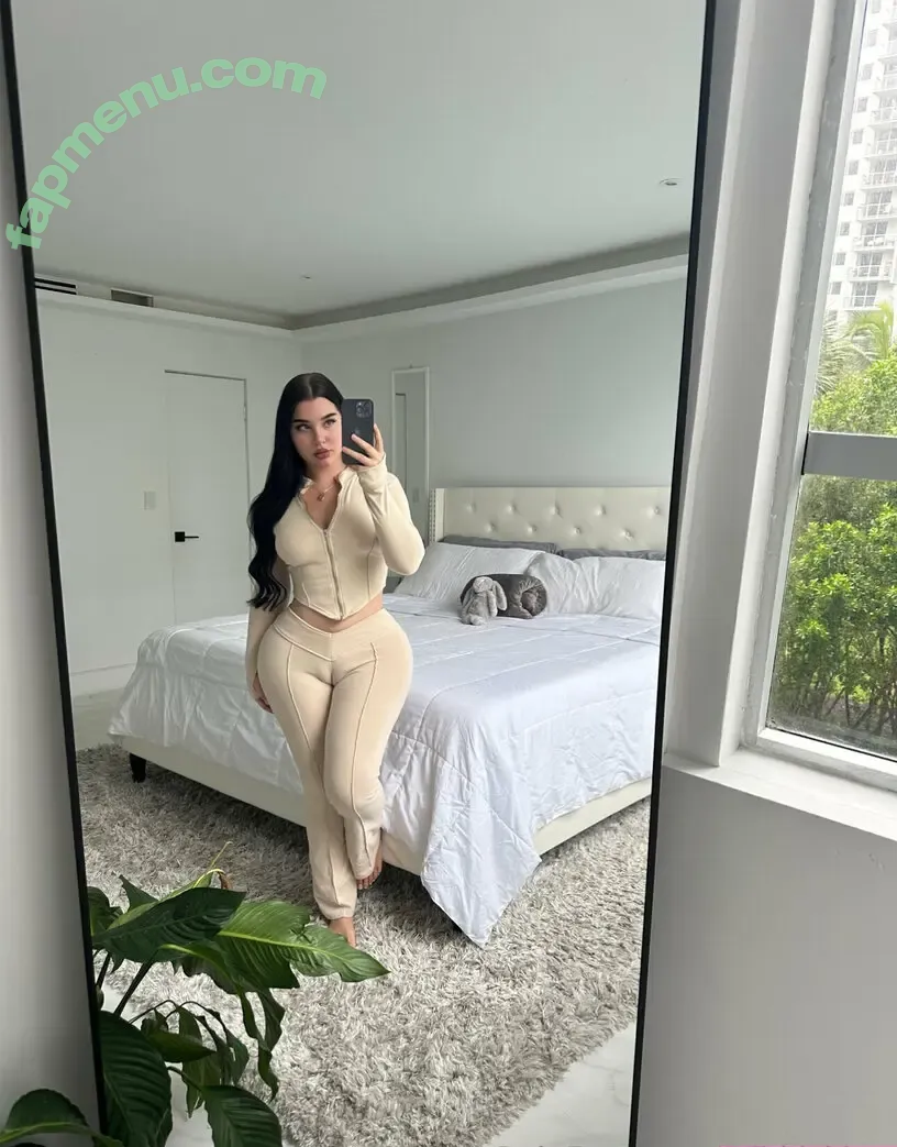 nikkiskies nude photo #0055 (imnikkiskies)