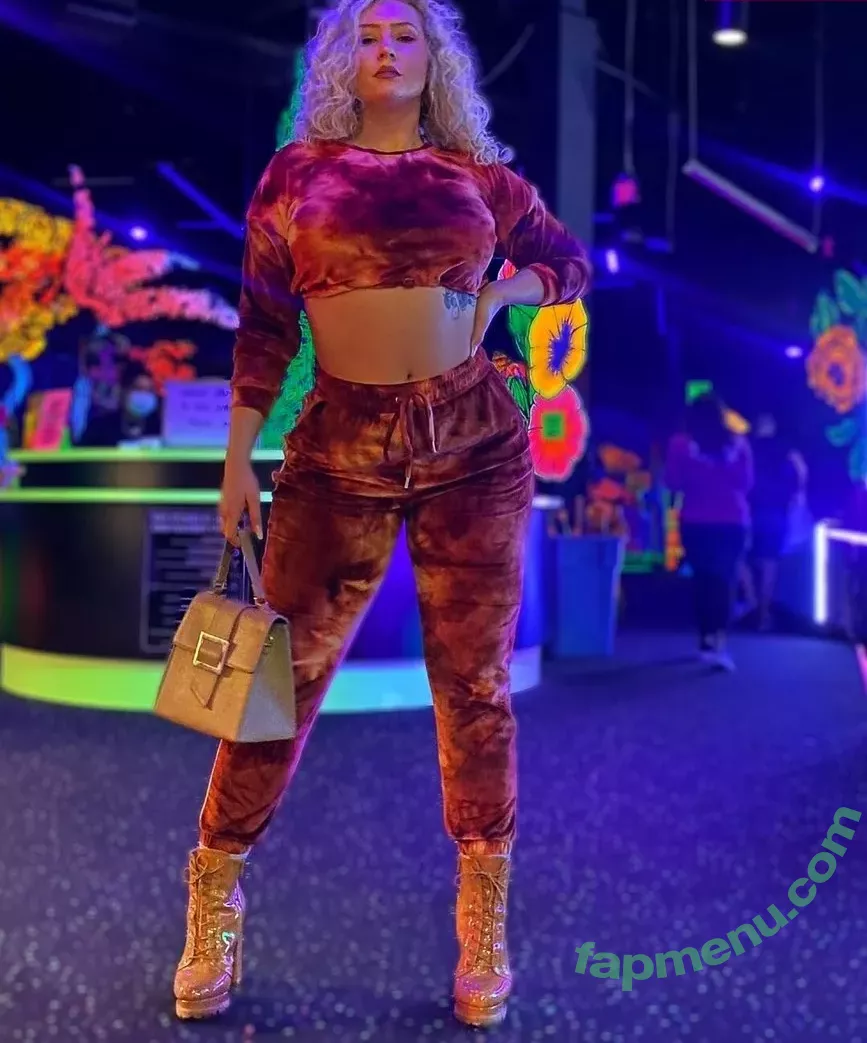 Nikkita Lyons nude photo #0004 (Faith Jefferies / nikkita_wwe)