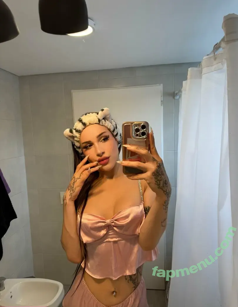 nikkitaslayer nude photo #0009 (nikkitaslayer)