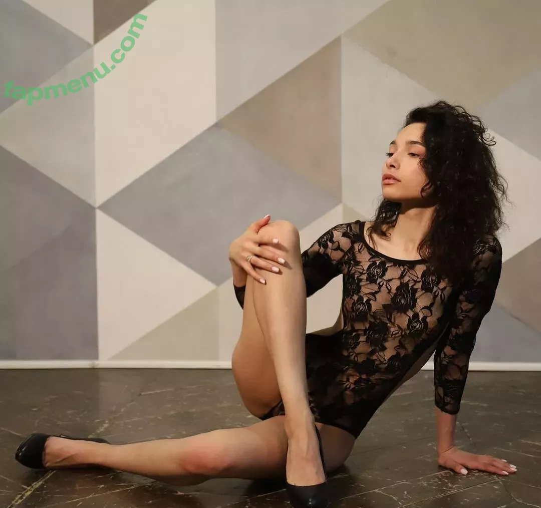 Nikol Beylik nude photo #0363 (Lily Hayjes / Wandaweb / nikolxxnikol / pronixyy)