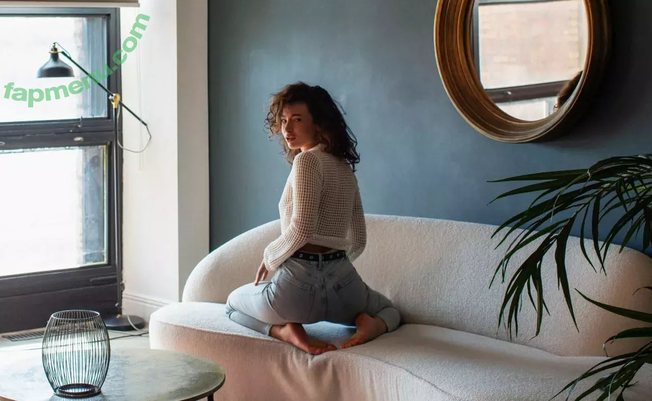 Nikol Beylik nude photo #1011 (Lily Hayjes / Wandaweb / nikolxxnikol)