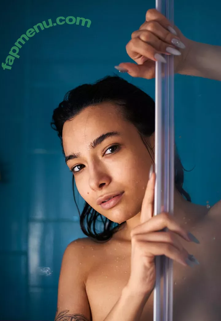 Nikol Beylik nude photo #1217 (Lily Hayjes / Wandaweb / nikolxxnikol)