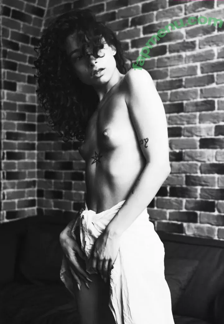 Nikol Beylik nude photo #1362 (Lily Hayjes / Wandaweb / nikolxxnikol)