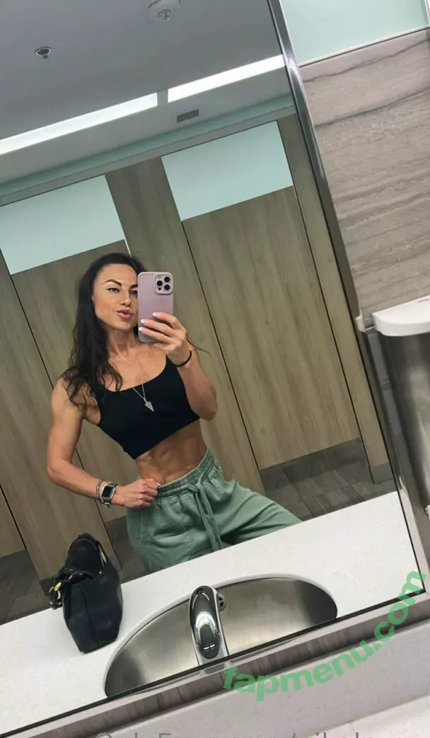 nikole_gy nude photo #0042 (Nikole Gy / nikoleorte)