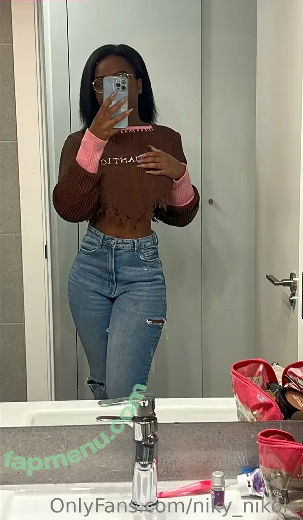 niky_nikole nude photo #0005 (nikynikole1)