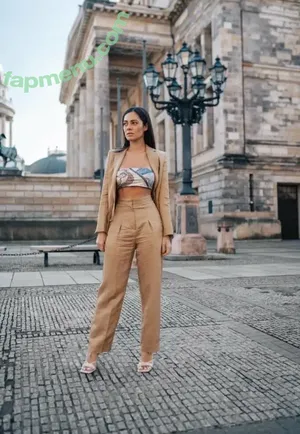 Nilam Farooq / nilam.farooq / nilamfarooq nude photo #0117