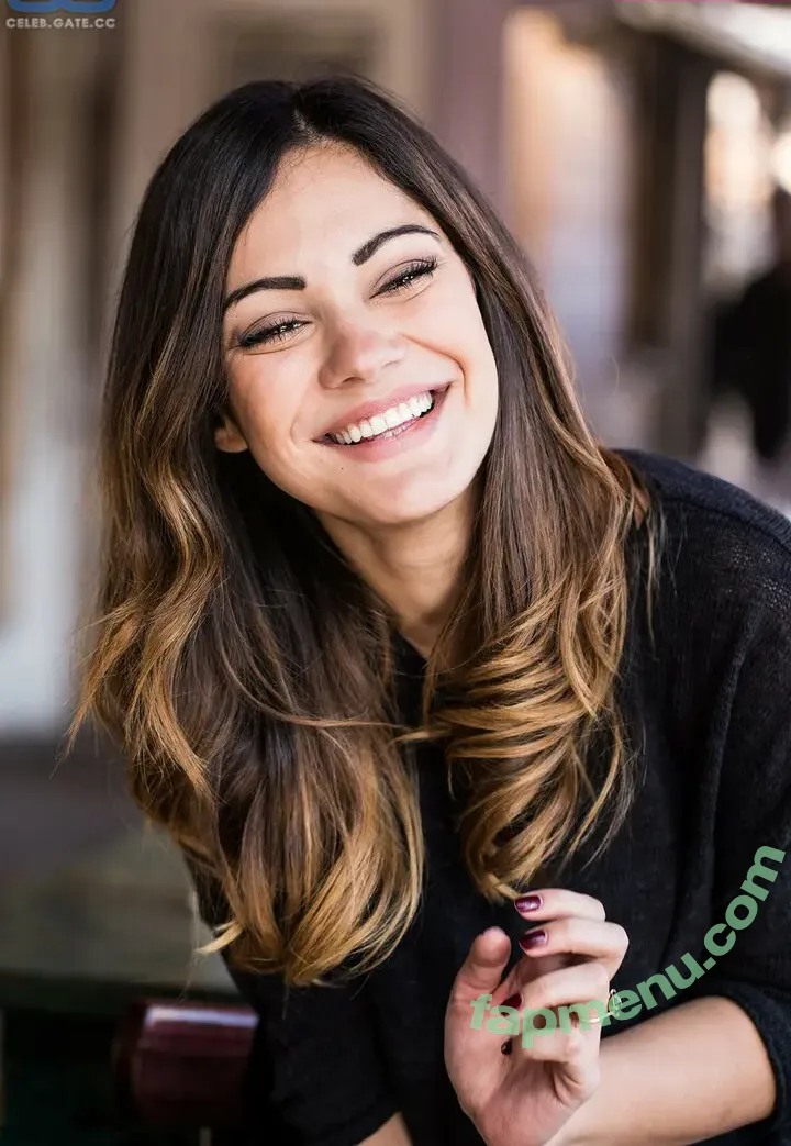 Nilam Farooq nude photo #0107 (nilam.farooq / nilamfarooq)