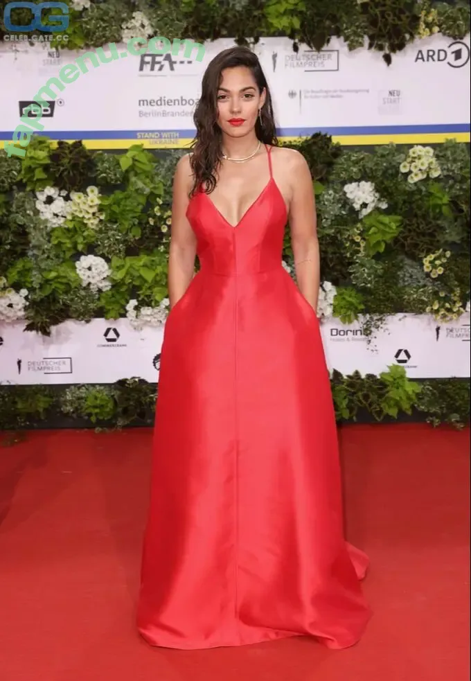 Nilam Farooq nude photo #0111 (nilam.farooq / nilamfarooq)