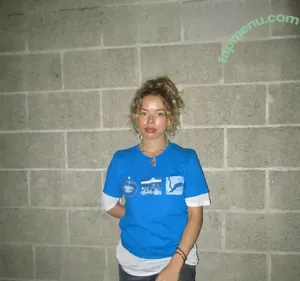 Nilufer Yanya / niluferyanyaaaaaa nude photo #0030