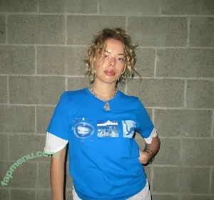 Nilufer Yanya / niluferyanyaaaaaa nude photo #0032