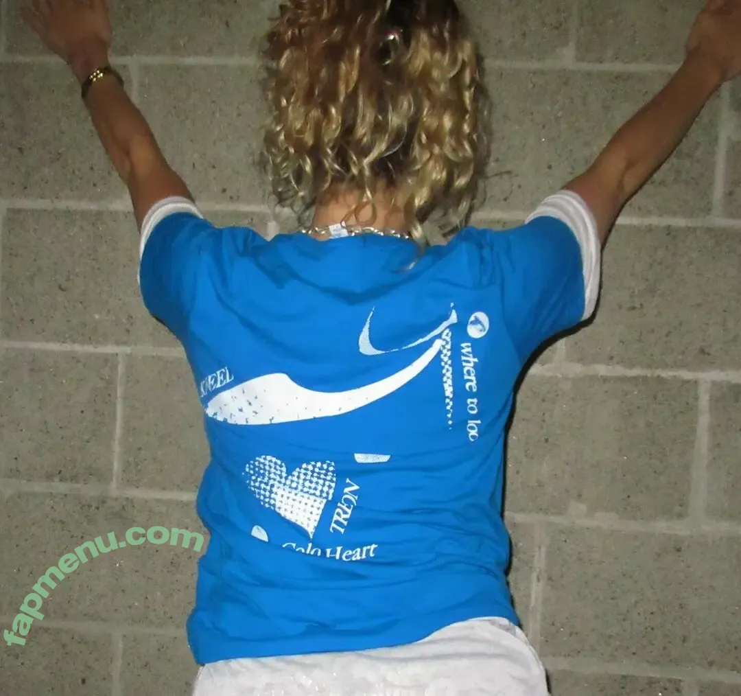 Nilufer Yanya nude photo #0026 (niluferyanyaaaaaa)