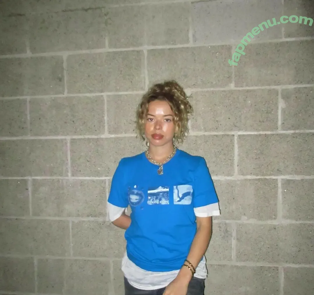 Nilufer Yanya nude photo #0030 (niluferyanyaaaaaa)