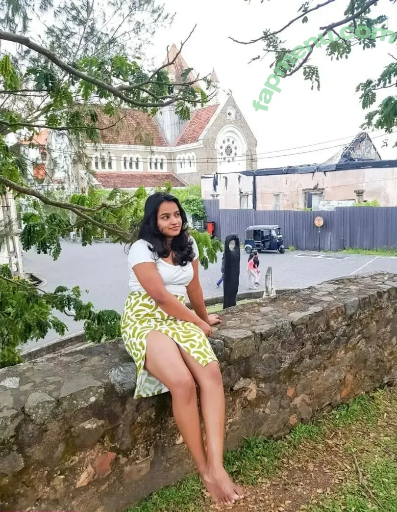 Nimesha Jayawardana nude photo #0017 (cherry_g / nimeshajayawardhana)